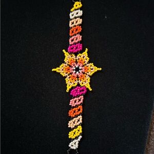 Pulcera de chaquira artesanal